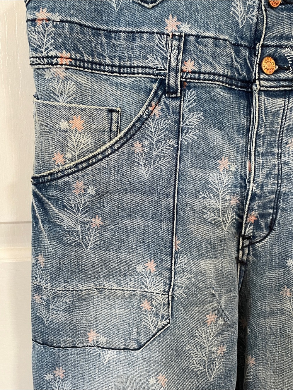 Pilcro Anthropologie The Painters Floral Denim Overalls Size 29 - Picture 6 of 10